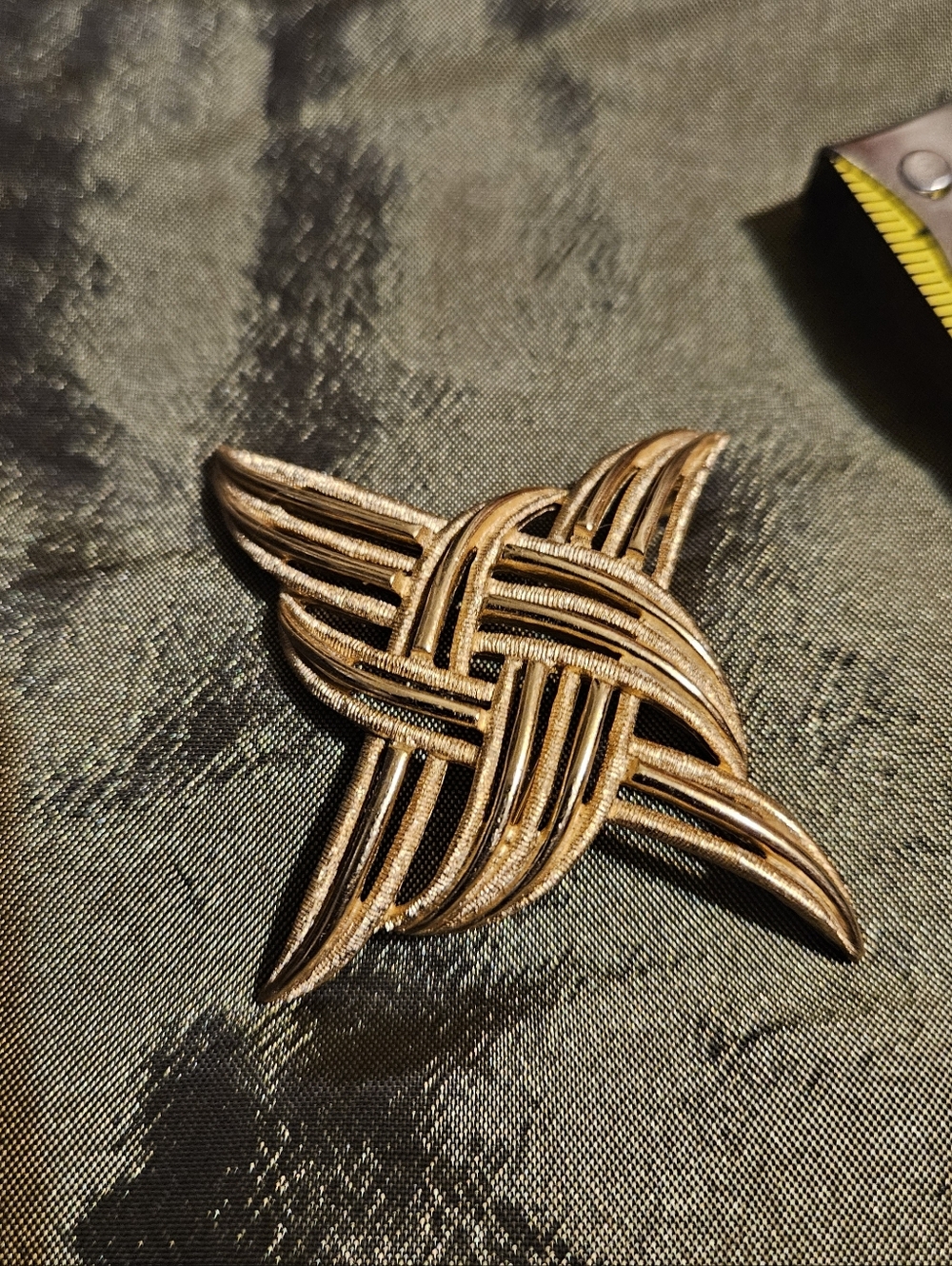 Vintage Trifari. Woven Brooch in Gold Tone